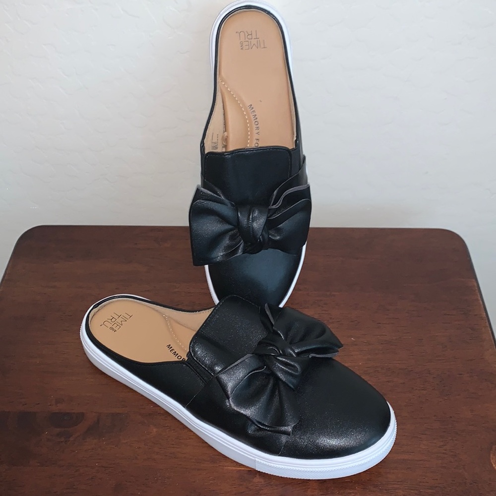 TIME & TRU BRAND NEW SIZE 10 MEMORY FOAM SLIP ON SHOES